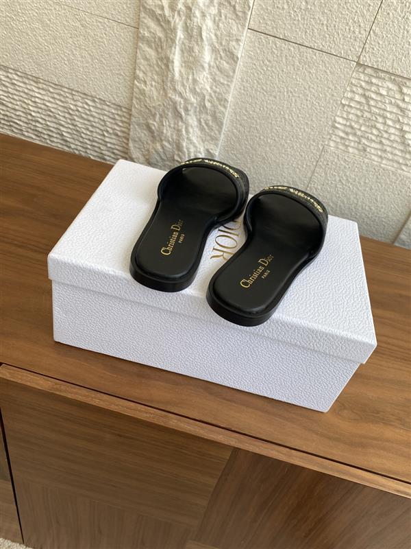 2025112818432416 310